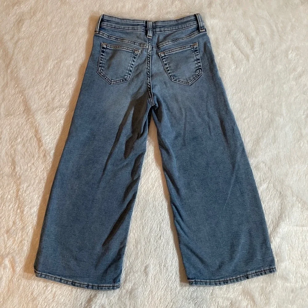 Gap Kids SuperSoft Wide-Leg Ankle Jeans Medium Wash Blue Denim Pants Size 8 Y2K